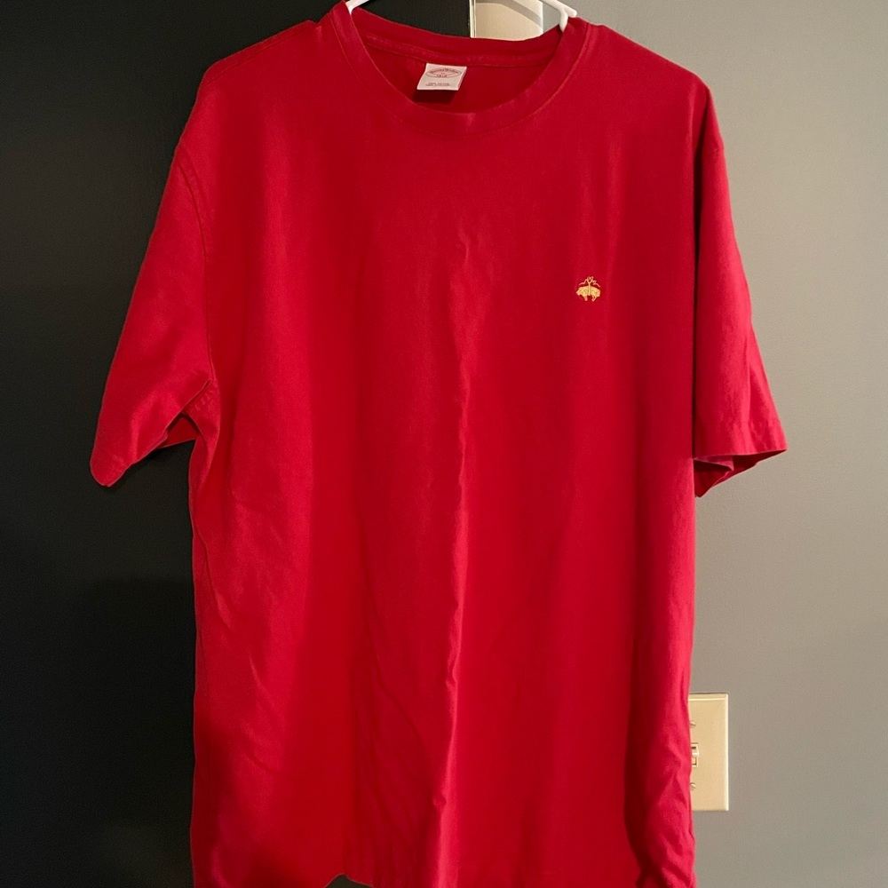 Brooks brothers Tshirt. Size XL. Red